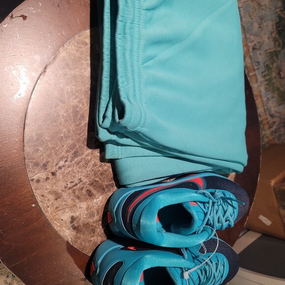 NIKE SHOES & SWEATPANT- NO ORIGINAL BOX - BRAND NEW AND NEVER USED main image 8